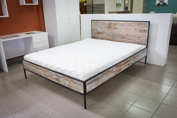 Łóżko dębowe na metalowym stelażu 140x200