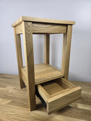 Stołek dębowy mat z szufladą wysokość 55 cm siedzisko 33cm x 33cm