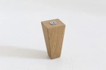 Noga dębowa lakierowana wysokość 120 mm