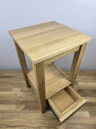 Stołek dębowy mat z szufladą wysokość 55 cm siedzisko 33cm x 33cm