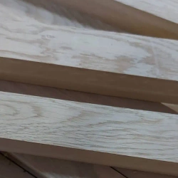 Kantówka dębowa strugana klejona sucha 25mm x 25mm x 1000mm