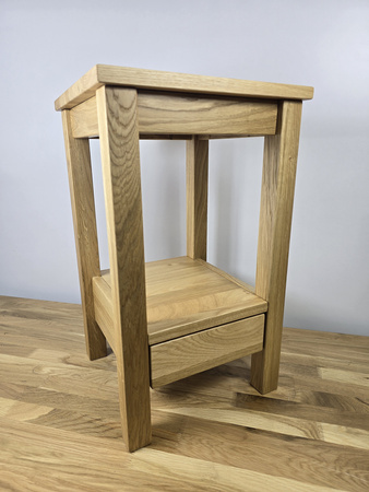 Stołek dębowy mat z szufladą wysokość 55 cm siedzisko 33cm x 33cm