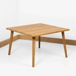 Ława dębowa w kwadrat z litego drewna nogi rozwiedzione wymiar 70cm x 70cm x 45cm wysokości lakier Mat