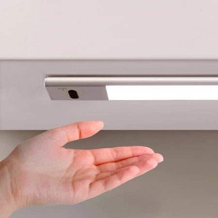 Półka drewniana dębowa 130x25x4cm w zestawie z lampą LED Kaus 60 cm z czujnikiem zbliżeniowym Anodowany mat